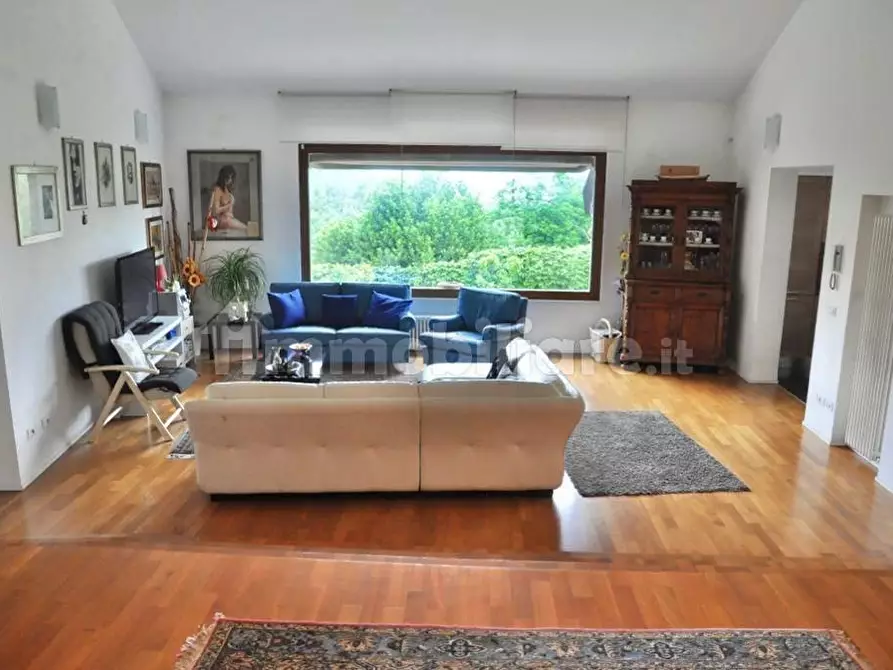 Immagine 11 di Villa in vendita  a Buti