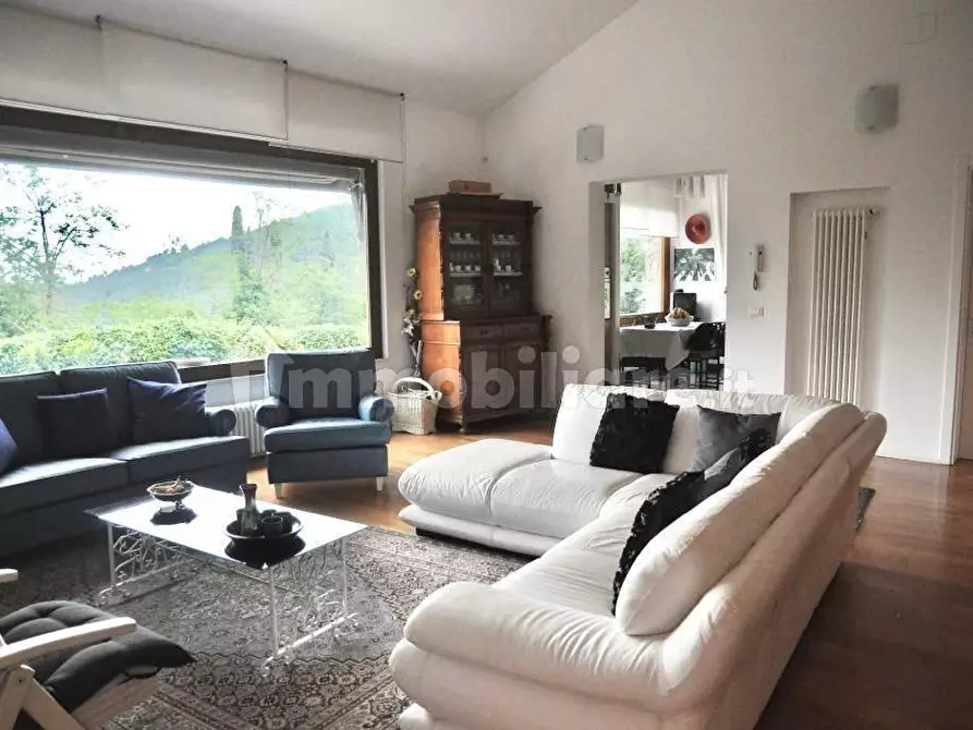 Immagine 21 di Villa in vendita  a Buti