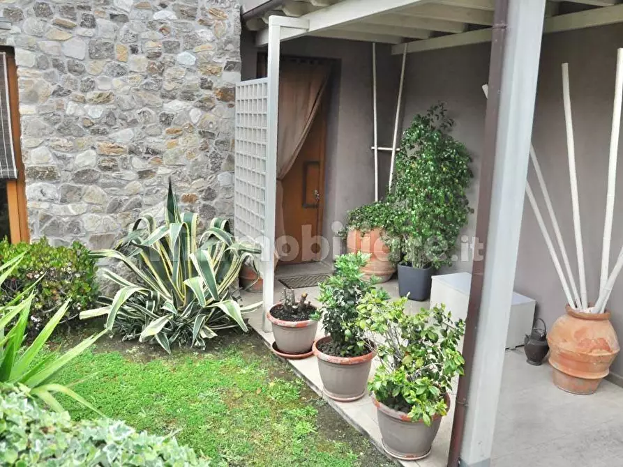 Immagine 25 di Villa in vendita  a Buti