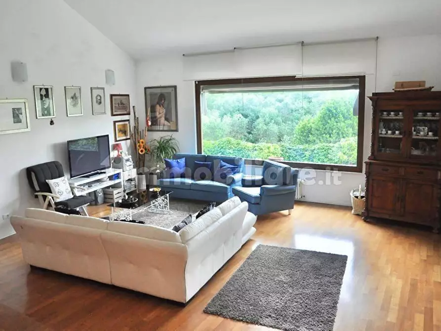 Immagine 10 di Villa in vendita  a Buti