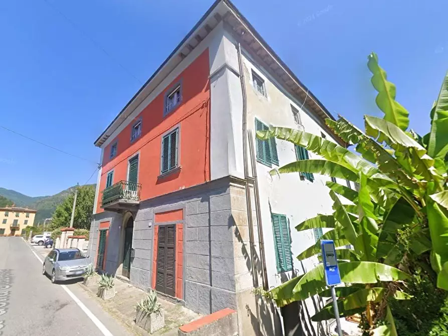 Immagine 2 di Appartamento in vendita  a Borgo A Mozzano