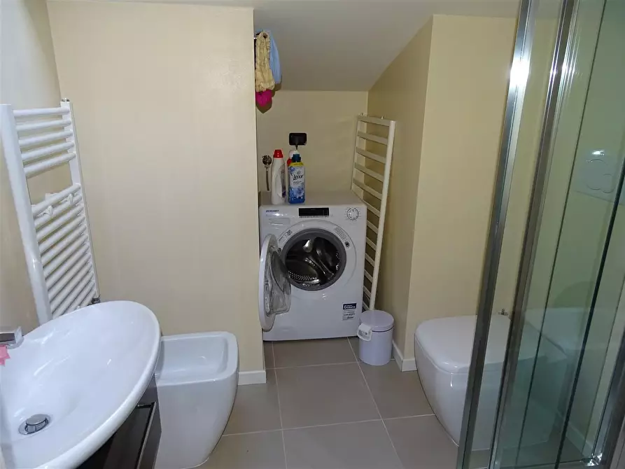 Immagine 25 di Casa trifamiliare in vendita  a Montignoso