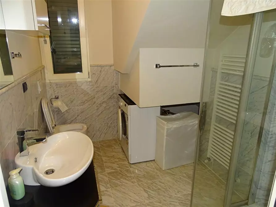 Immagine 14 di Casa trifamiliare in vendita  a Montignoso