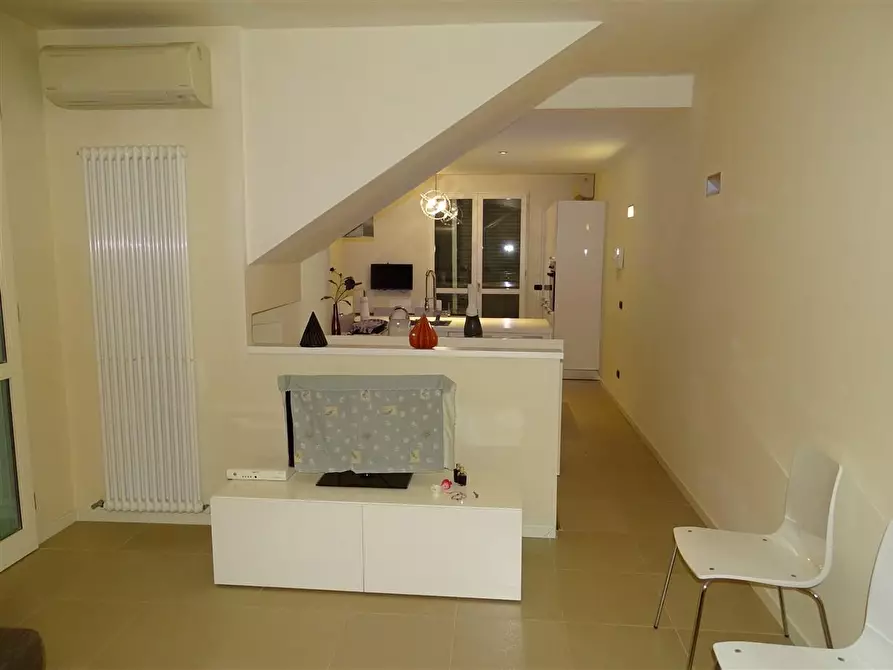 Immagine 21 di Casa trifamiliare in vendita  a Montignoso