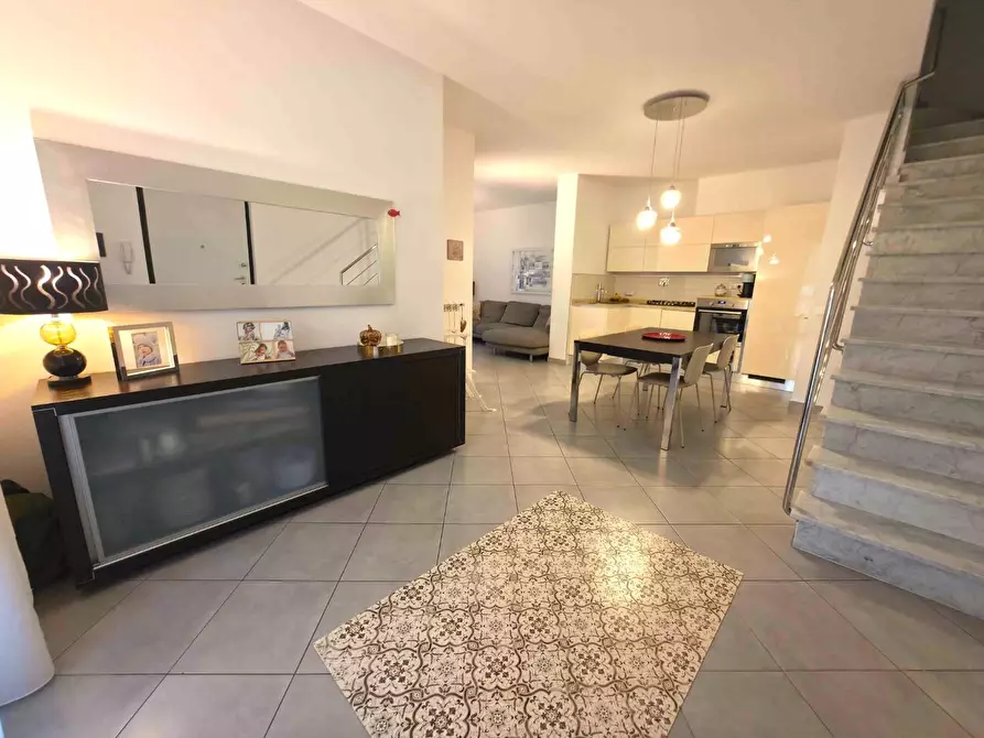 Immagine 11 di Appartamento in vendita  a Massa