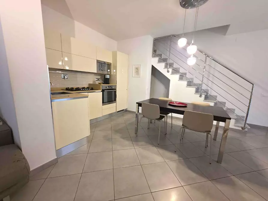 Immagine 3 di Appartamento in vendita  a Massa