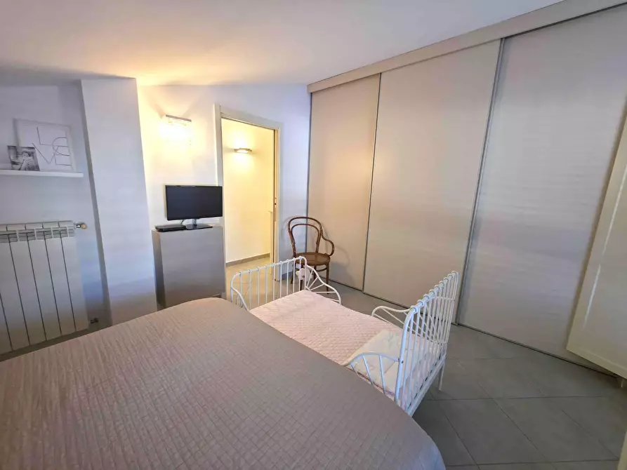 Immagine 18 di Appartamento in vendita  a Massa