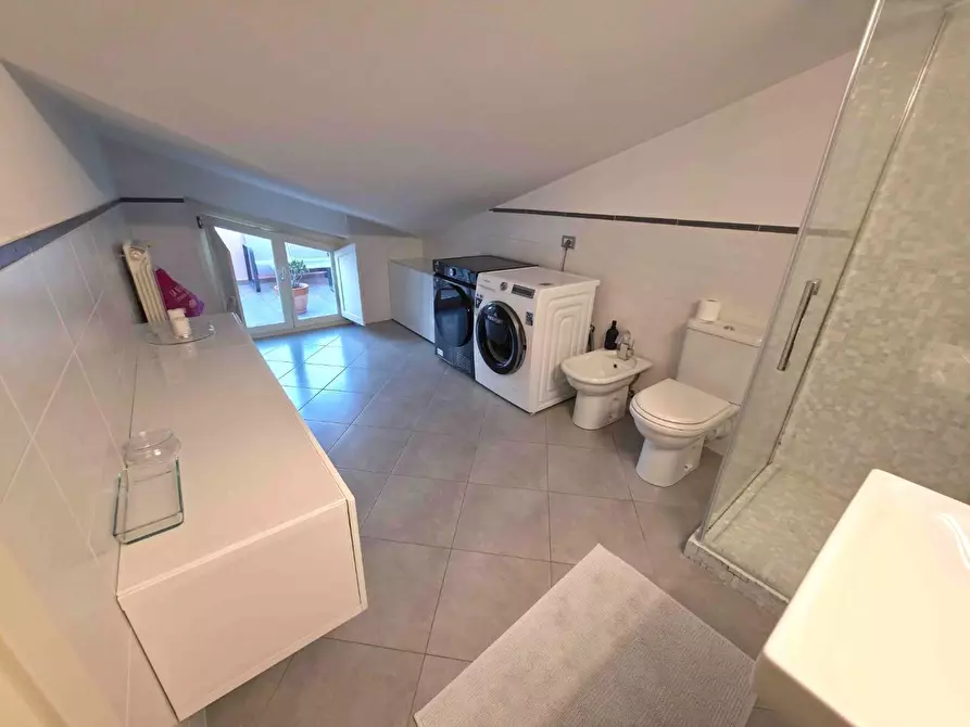 Immagine 28 di Appartamento in vendita  a Massa