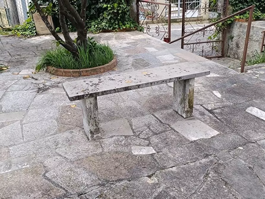 Immagine 2 di Casa indipendente in vendita  a Castelnuovo Magra