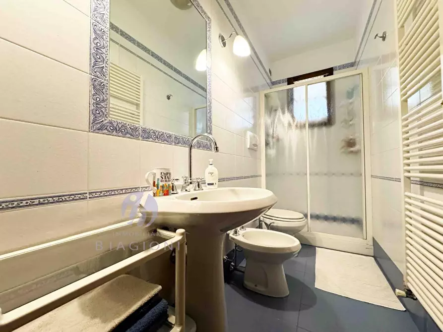 Immagine 13 di Casa indipendente in vendita  a Pietrasanta