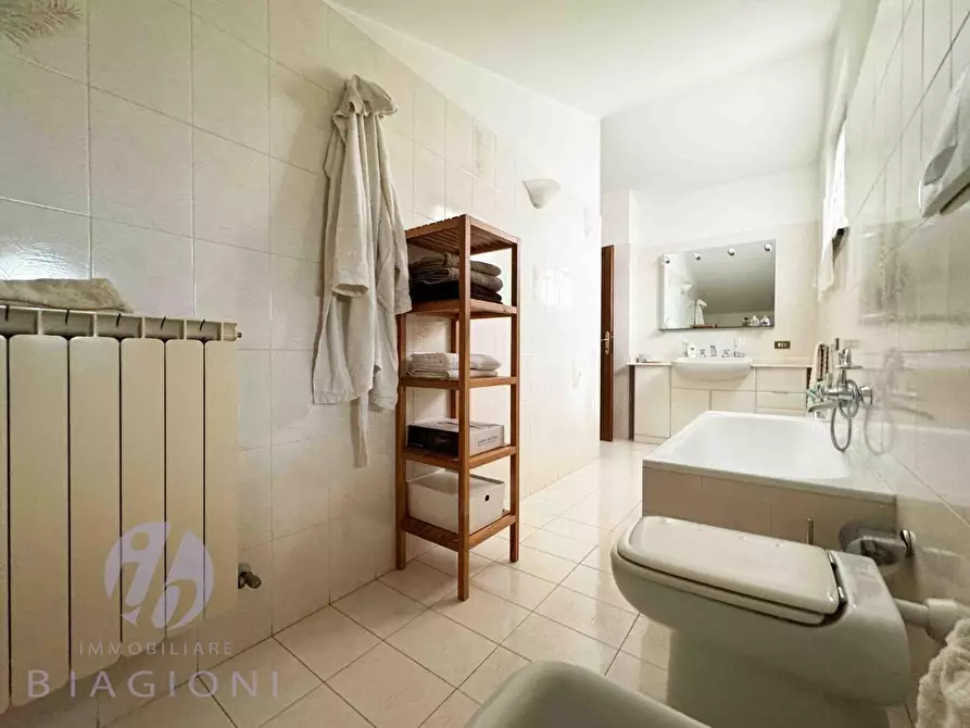 Immagine 12 di Casa indipendente in vendita  a Pietrasanta