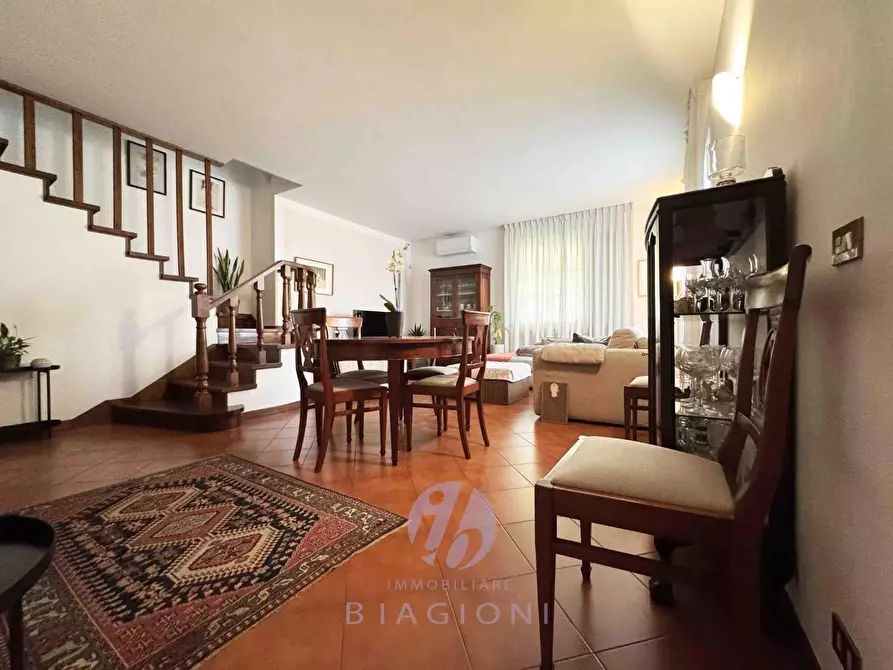 Immagine 10 di Casa indipendente in vendita  a Pietrasanta