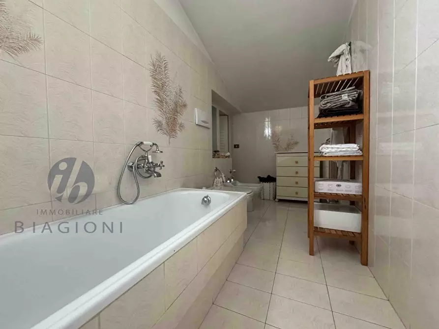 Immagine 21 di Casa indipendente in vendita  a Pietrasanta