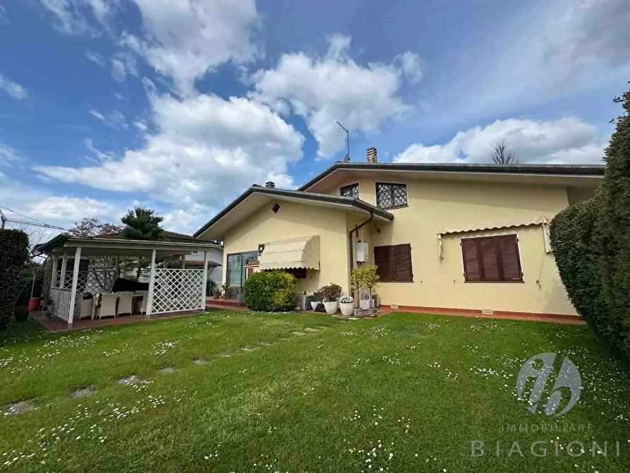 Immagine 7 di Casa indipendente in vendita  a Pietrasanta