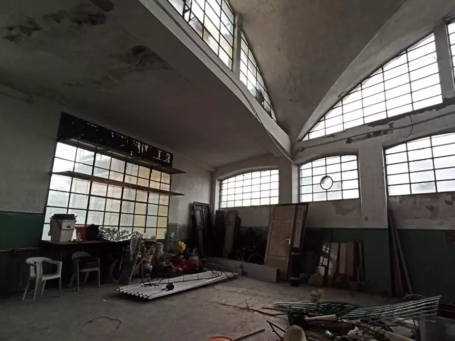 Immagine 5 di Attività artigianale in affitto  a Capannori