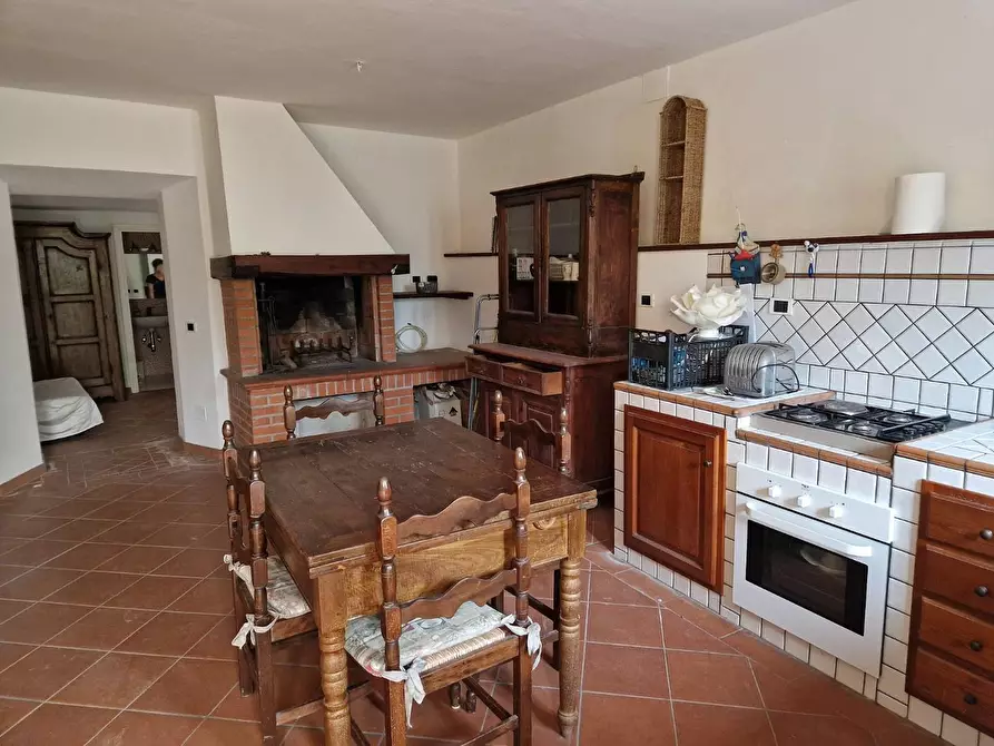 Immagine 33 di Palazzo in vendita  a Poggio A Caiano