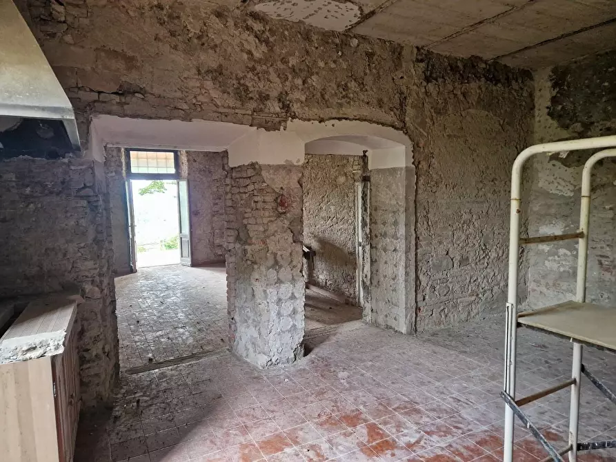 Immagine 10 di Palazzo in vendita  a Poggio A Caiano