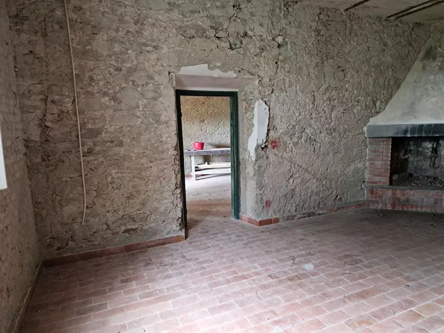 Immagine 11 di Palazzo in vendita  a Poggio A Caiano