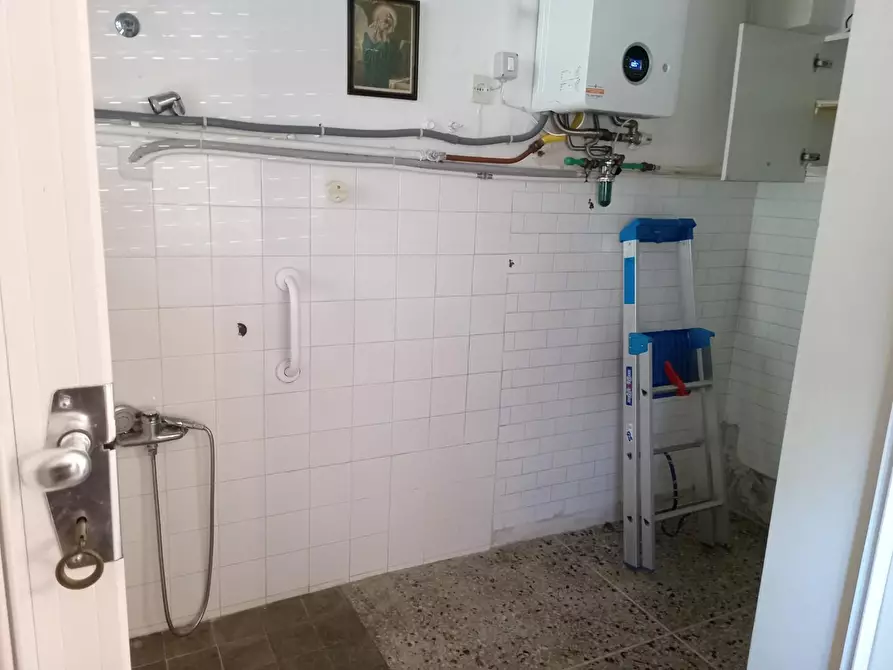 Immagine 10 di Casa bifamiliare in vendita  a Cascina