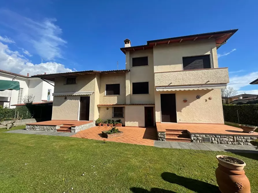 Immagine 6 di Casa bifamiliare in vendita  a Pietrasanta