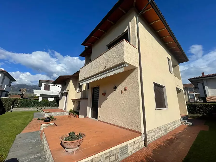 Immagine 3 di Casa bifamiliare in vendita  a Pietrasanta