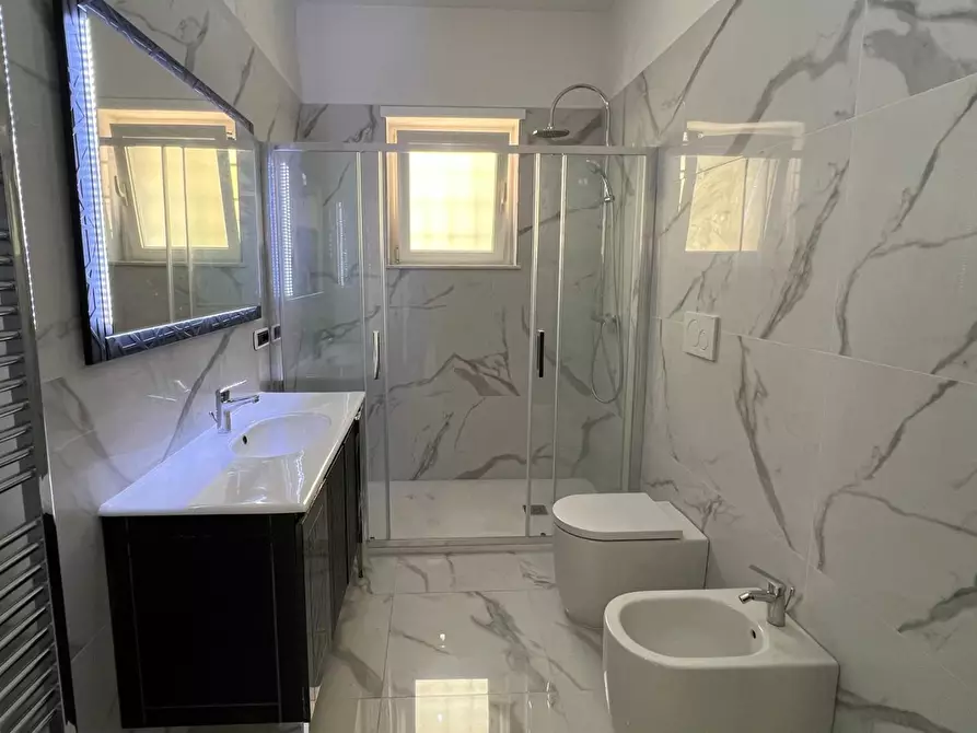 Immagine 16 di Appartamento in vendita  a Lecce