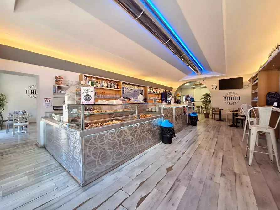 Immagine 2 di Locale commerciale in vendita  a Gavorrano