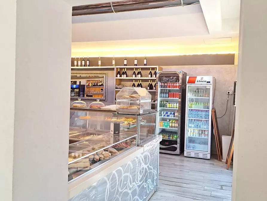Immagine 7 di Locale commerciale in vendita  a Gavorrano