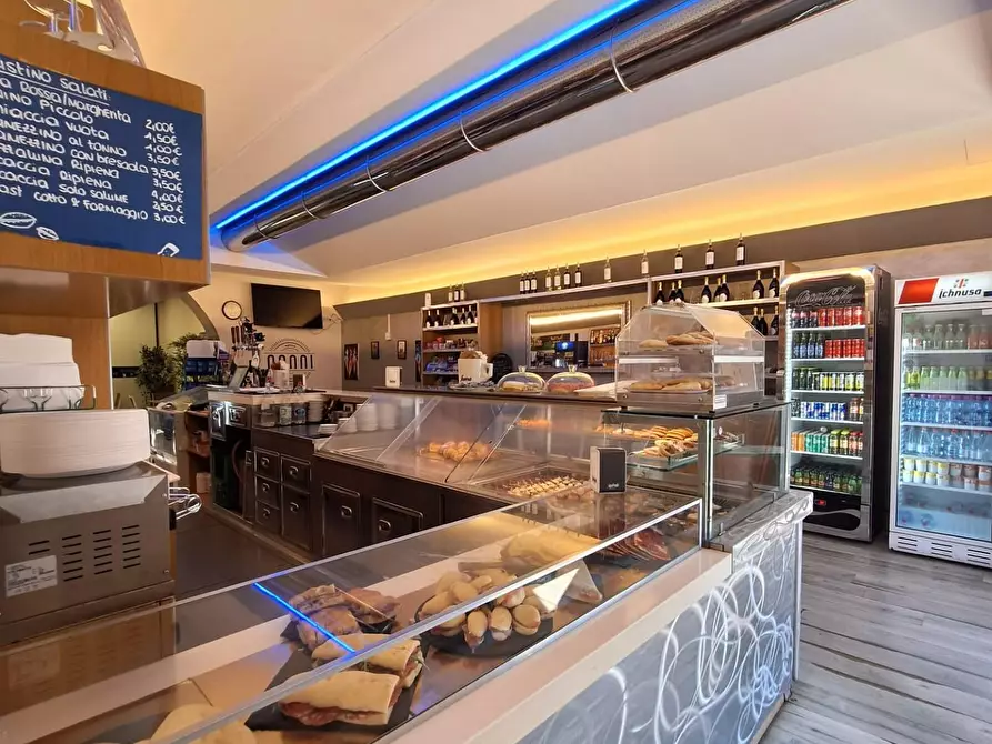 Immagine 6 di Locale commerciale in vendita  a Gavorrano