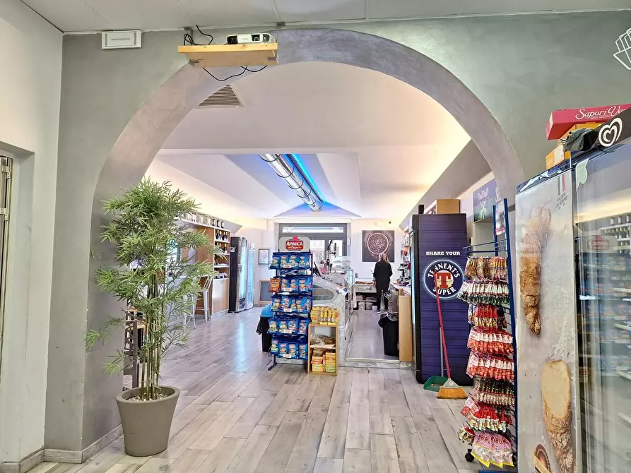 Immagine 20 di Locale commerciale in vendita  a Gavorrano