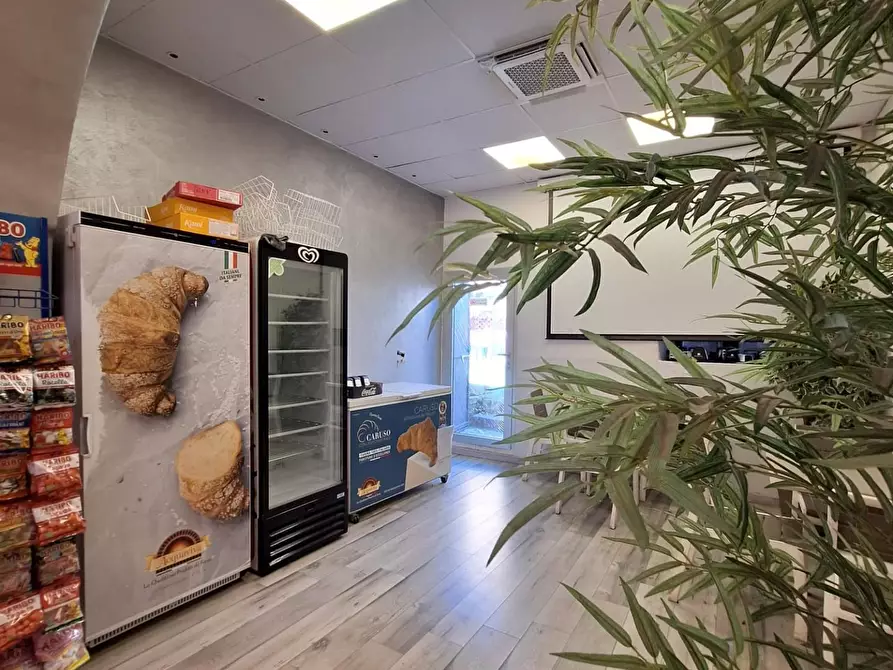 Immagine 21 di Locale commerciale in vendita  a Gavorrano