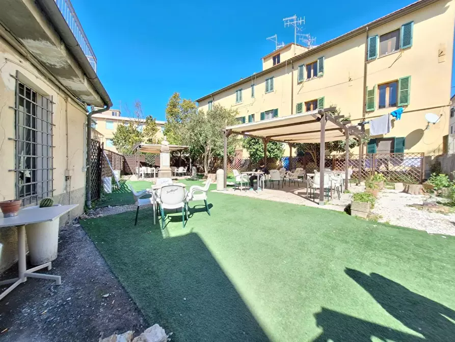 Immagine 26 di Locale commerciale in vendita  a Gavorrano