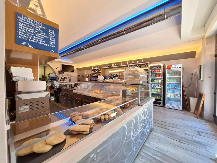 Immagine 4 di Locale commerciale in vendita  a Gavorrano