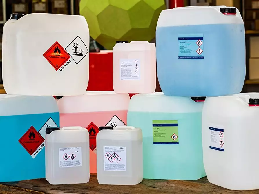 Immagine 2 di Attività commerciale in vendita  a Barge