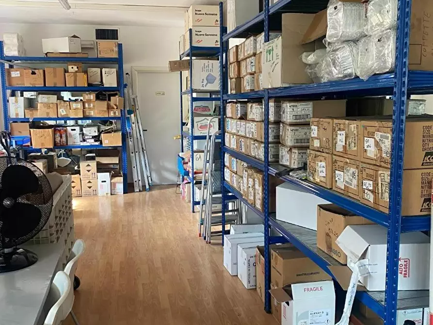 Immagine 4 di Attività commerciale in vendita  a Barge
