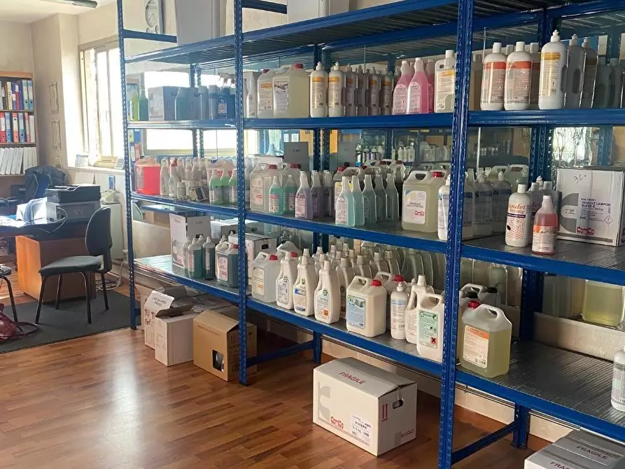 Immagine 6 di Attività commerciale in vendita  a Barge