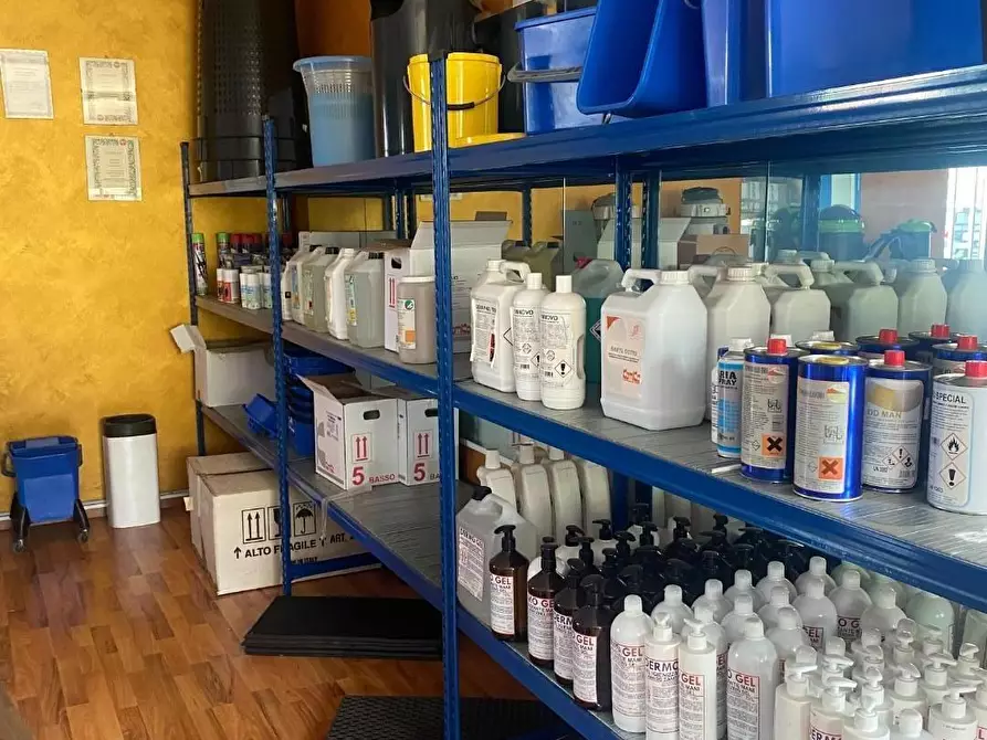 Immagine 9 di Attività commerciale in vendita  a Barge