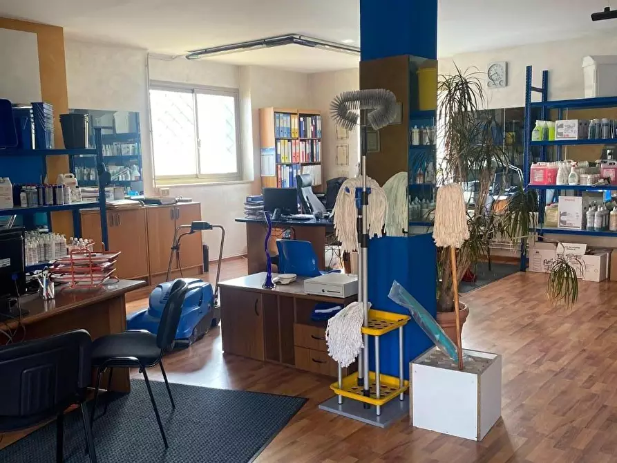 Immagine 11 di Attività commerciale in vendita  a Barge