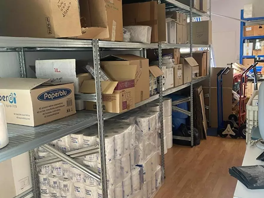 Immagine 5 di Attività commerciale in vendita  a Barge