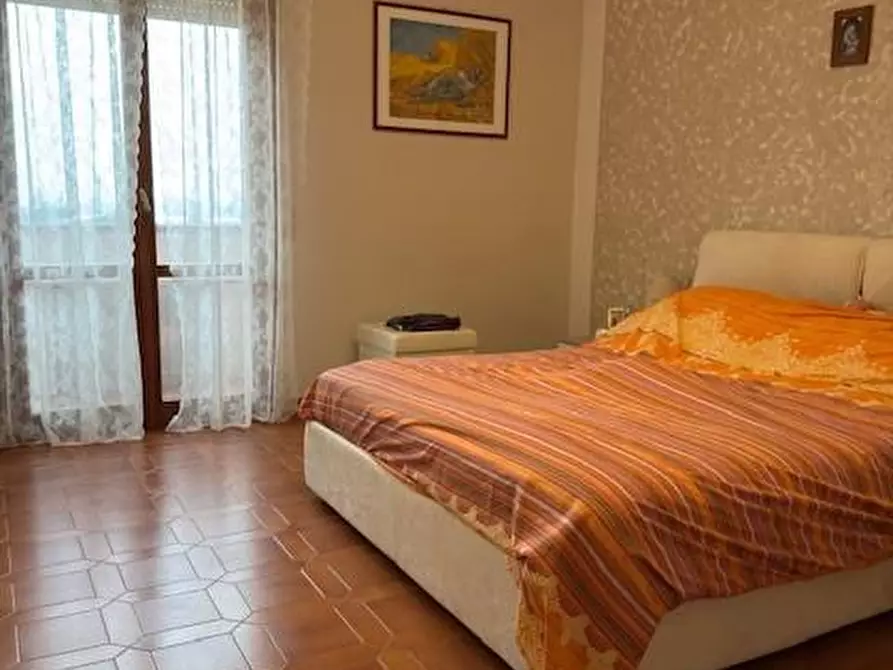 Immagine 12 di Appartamento in vendita  a Carrara