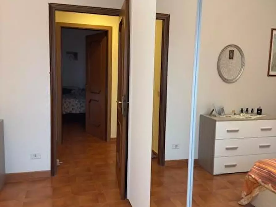 Immagine 2 di Appartamento in vendita  a Carrara