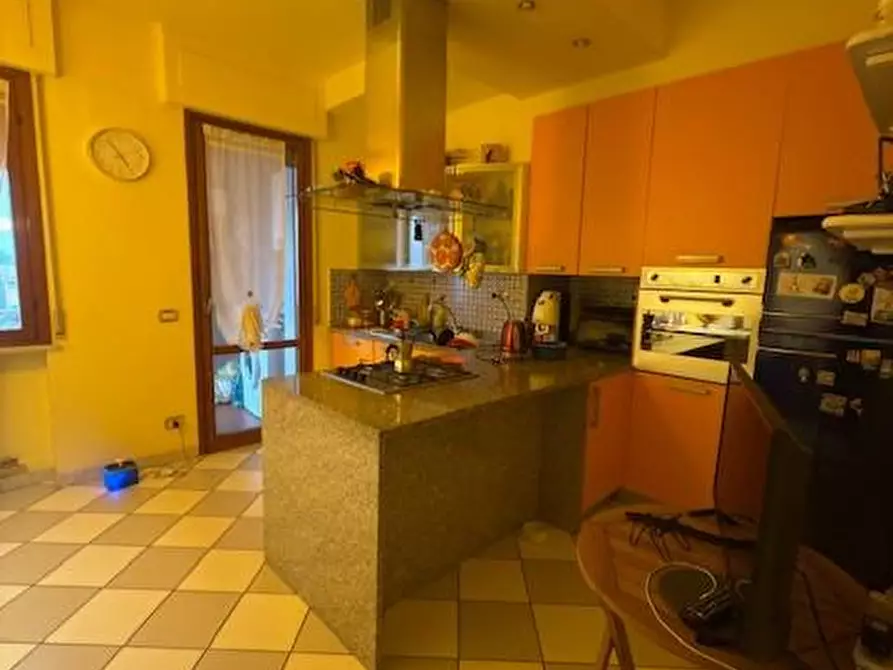 Immagine 5 di Appartamento in vendita  a Carrara