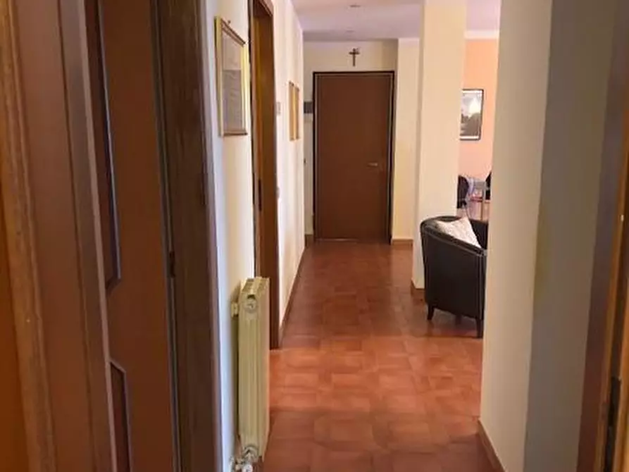 Immagine 3 di Appartamento in vendita  a Carrara