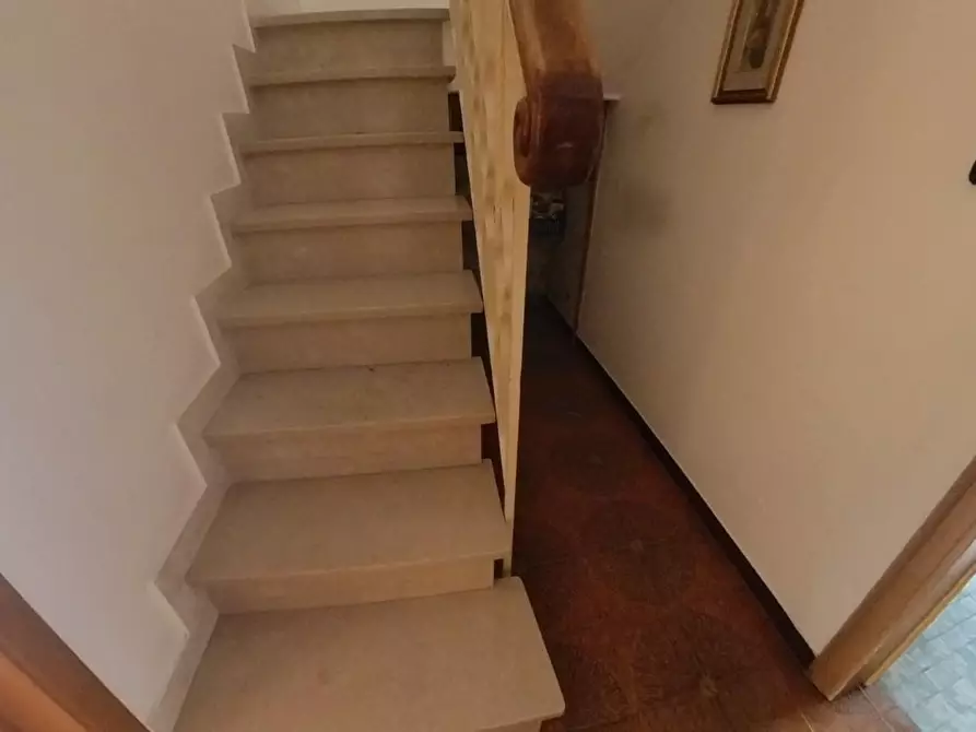 Immagine 21 di Casa semindipendente in vendita  a Lucca