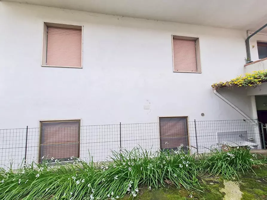 Immagine 4 di Casa semindipendente in vendita  a Lucca