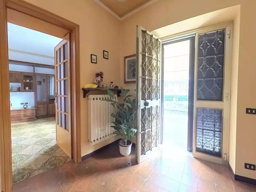 Immagine 2 di Casa semindipendente in vendita  a Lucca