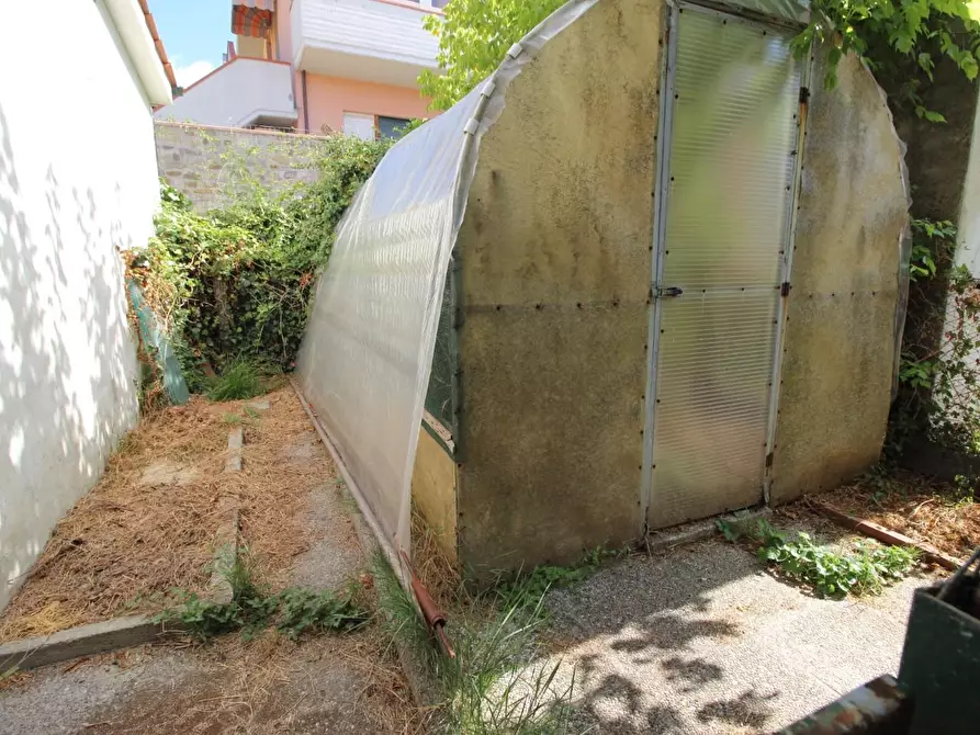 Immagine 66 di Casa semindipendente in vendita  a Lucca