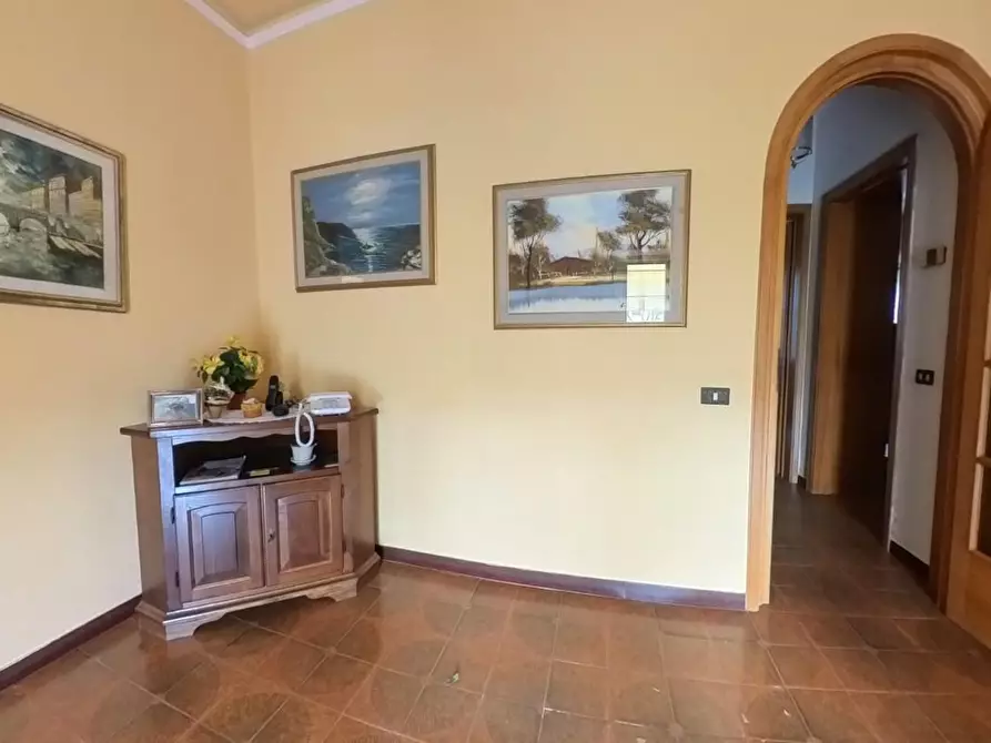 Immagine 7 di Casa semindipendente in vendita  a Lucca