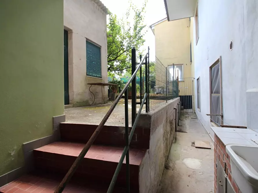 Immagine 62 di Casa semindipendente in vendita  a Lucca