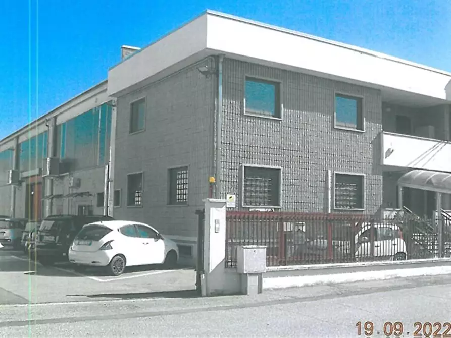 Immagine 4 di Capannone industriale in vendita  a Settimo Torinese